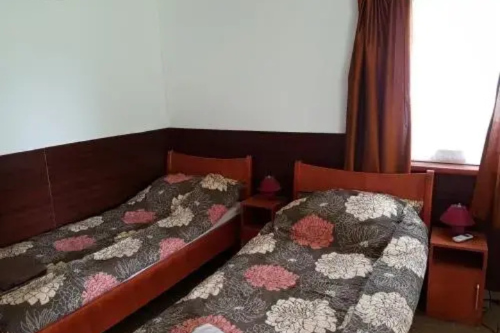 Room 2 of 8