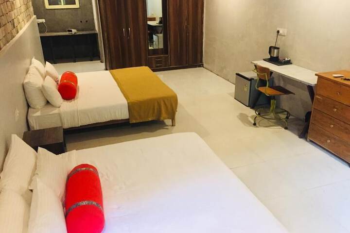 Room 3 of 11