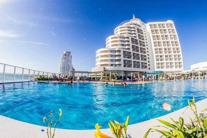 Pools & Facilities
