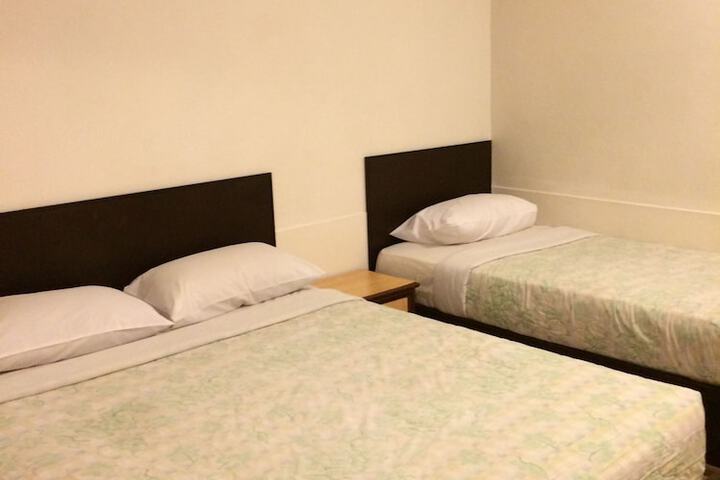 Room 6 of 34