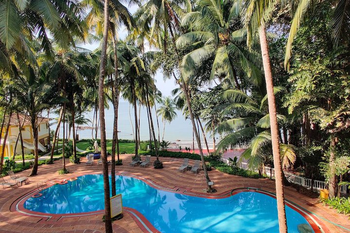 Hotel Pool