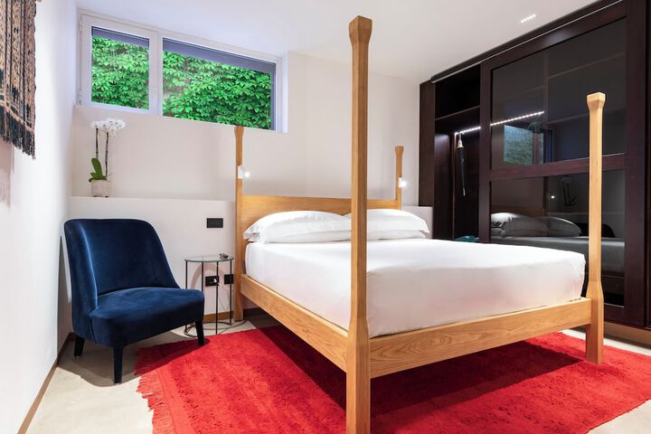 Room 8 of 47