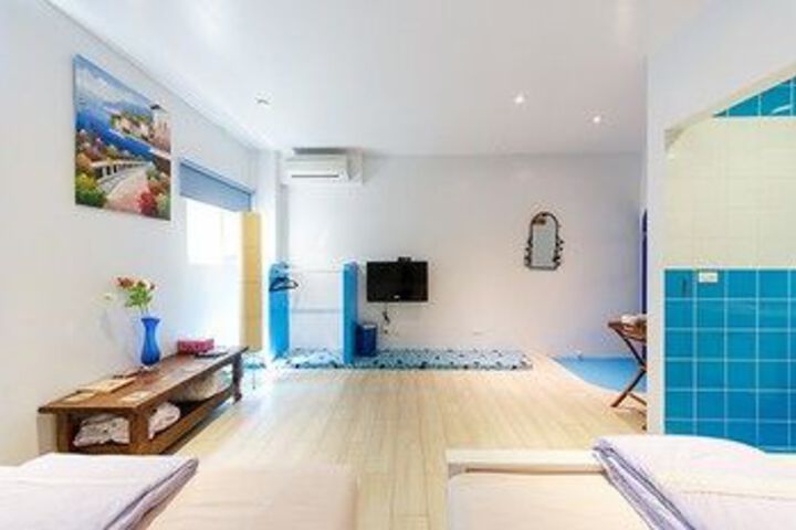 Room 25 of 28
