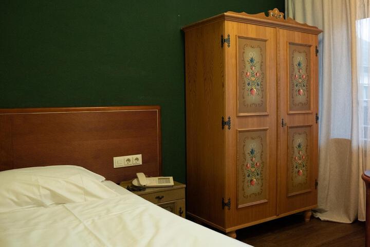 Room 16 of 74