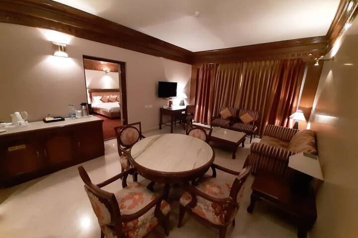 Room 10 of 34