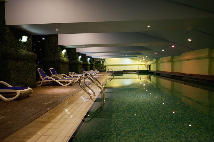 Hotel Pool