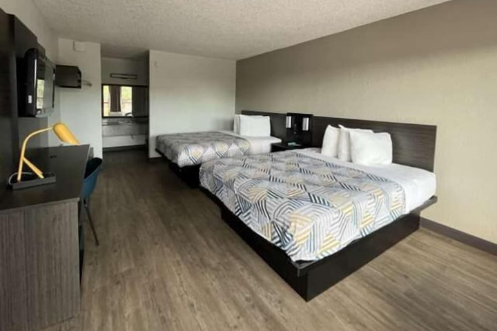 Room 8 of 30