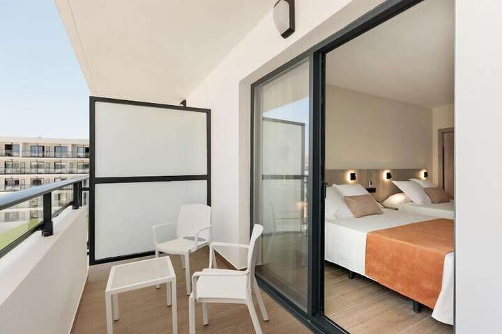 Room 38 of 162