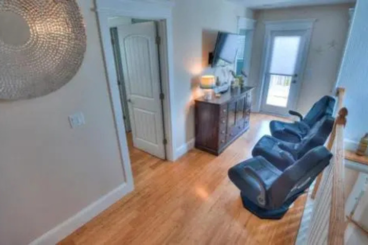 Room 2 of 5