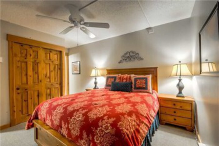 Room 11 of 22