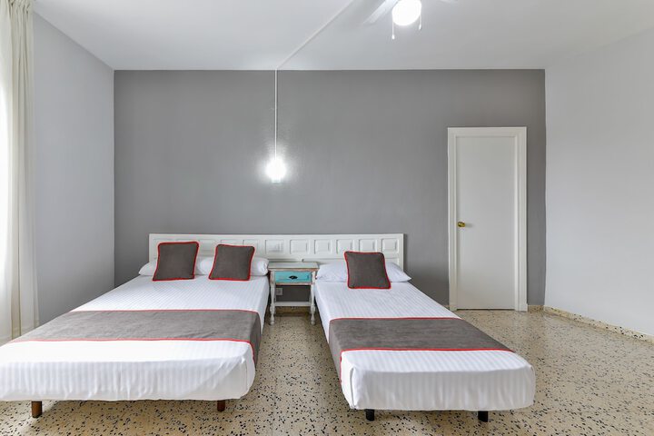 Room 10 of 31