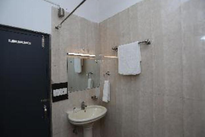 Room 2 of 5