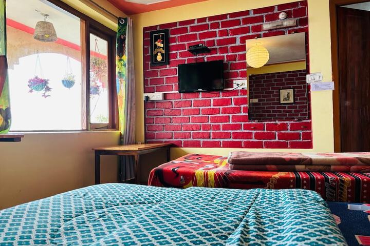 Room 8 of 195