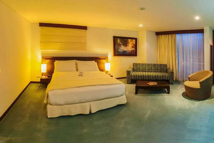 Room 9 of 39