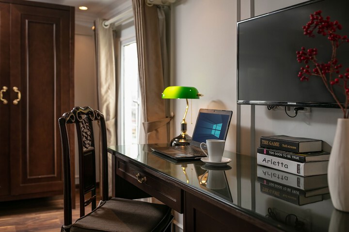Room 27 of 100