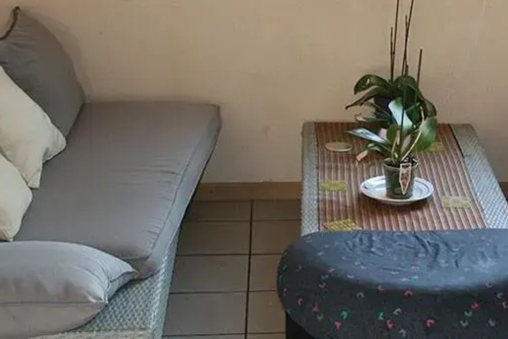 Room 7 of 10