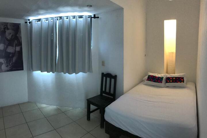 Room 11 of 34