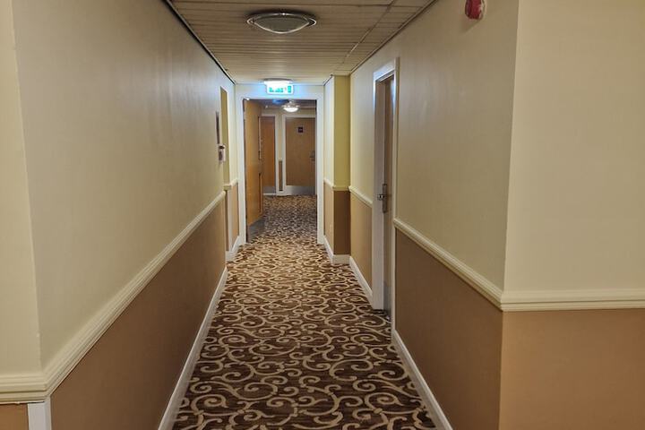 Room 17 of 83