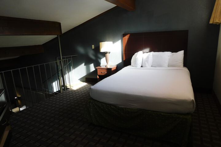 2 Queen Beds Deluxe Room (37 of 41)