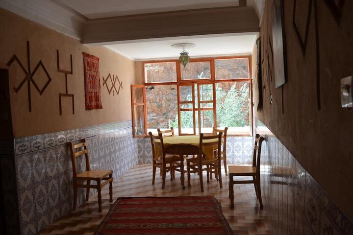 Dining 38 of 61