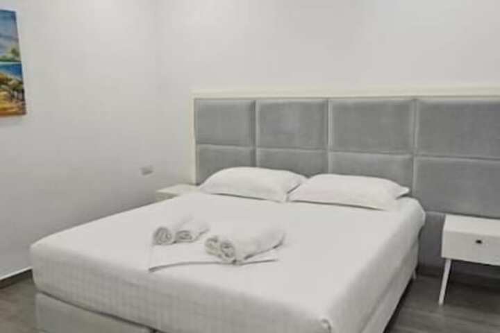 Room 3 of 21