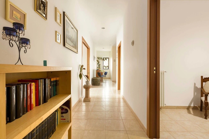 Room 12 of 19