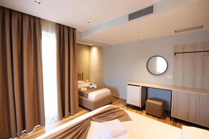 Room 133 of 143