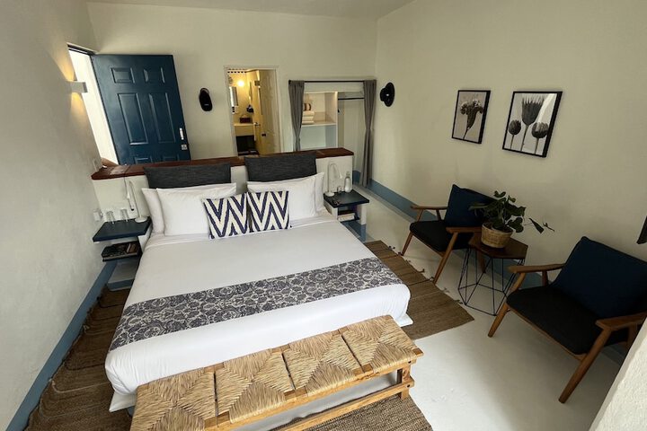 Room 70 of 144