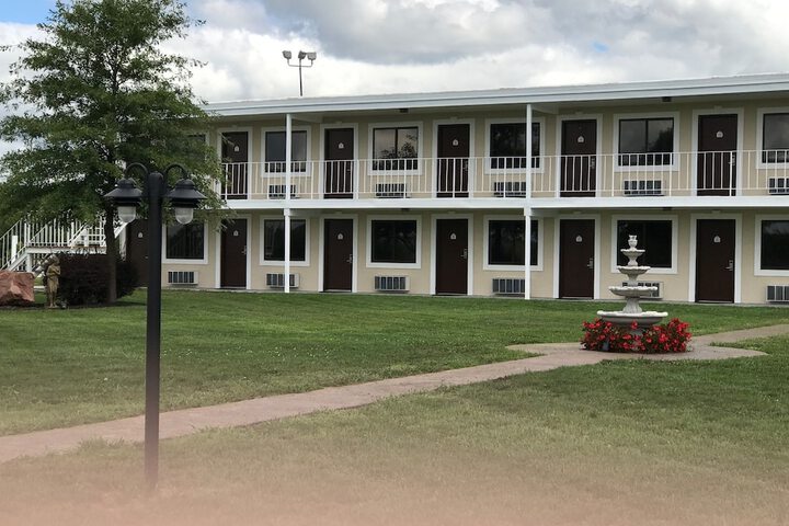 Exterior of Garden Inn Truck Plaza