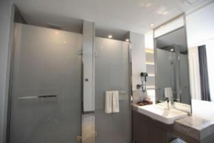 Harbin Dongqing Business Hotel