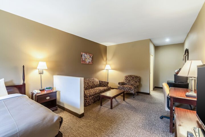 1 King Bed (8 of 14)