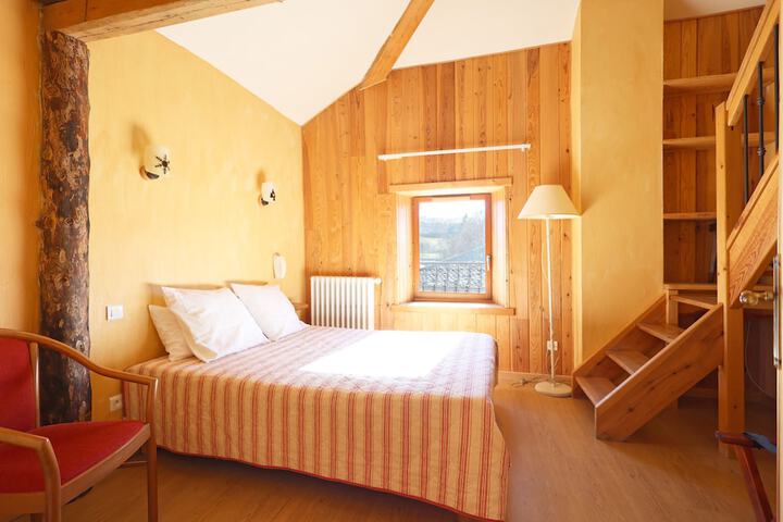 Room 3 of 25