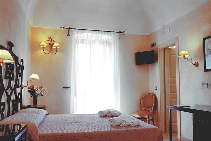 Room 13 of 52