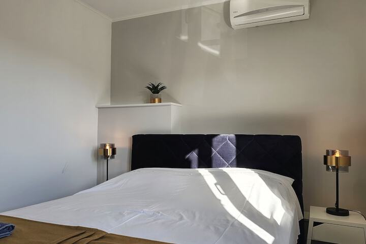 Room 42 of 140