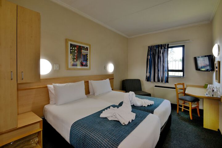 Room 9 of 27