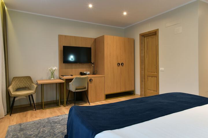 Room 14 of 48