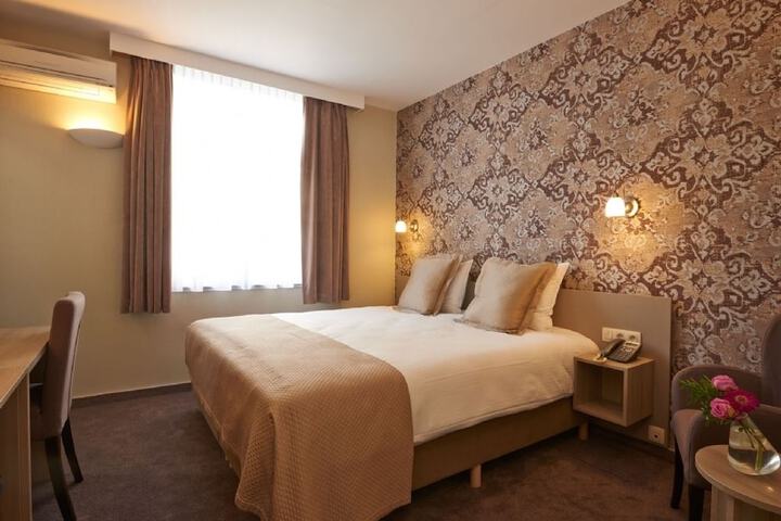 Room 3 of 11