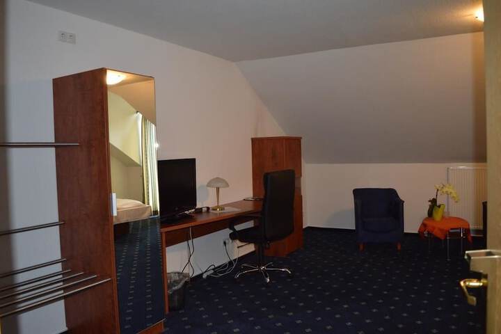 Room 4 of 31
