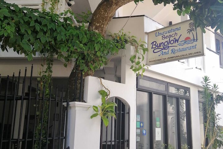 Unawatuna Beach Bunglow