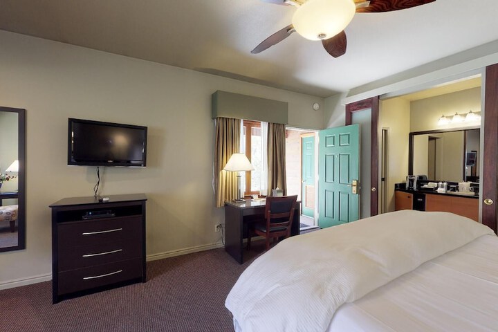 Room 28 of 165