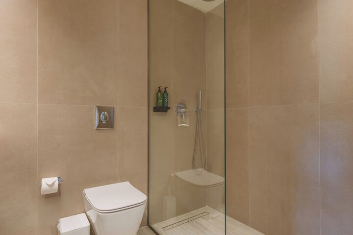 Room 115 of 184