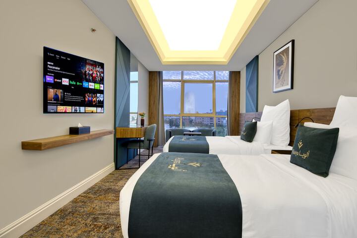 Room 8 of 35