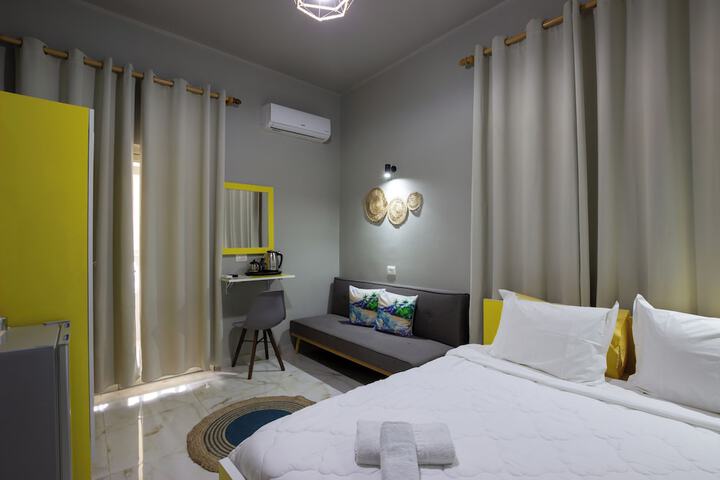 Room 9 of 90