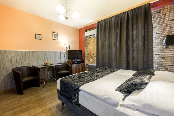 Room 15 of 61