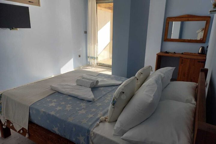 Room 5 of 32