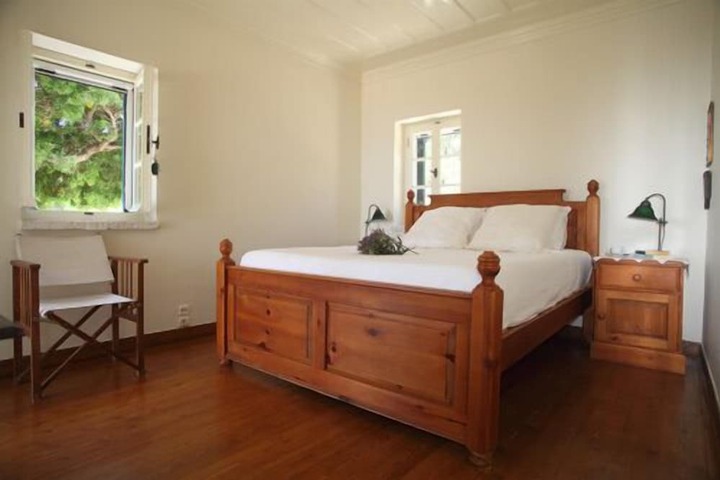 Room 4 of 48