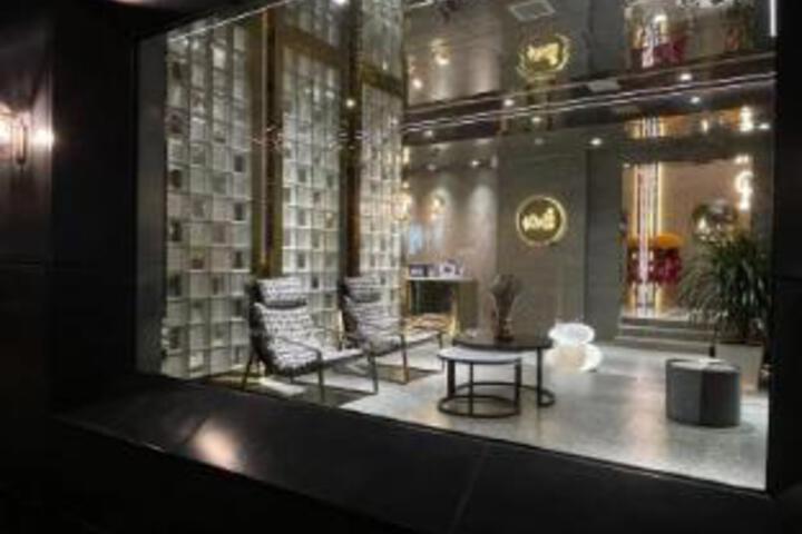 Yannis Jinma Hotel