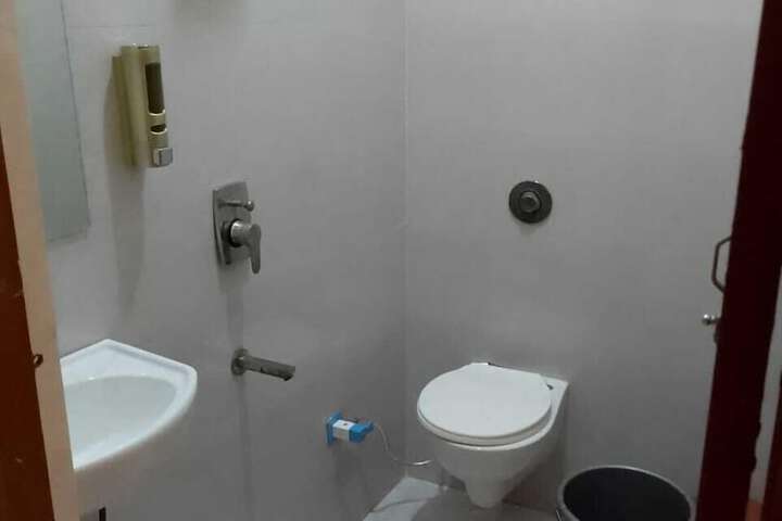 Room 6 of 22