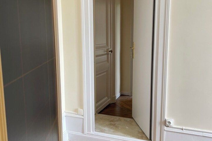 Room 10 of 92
