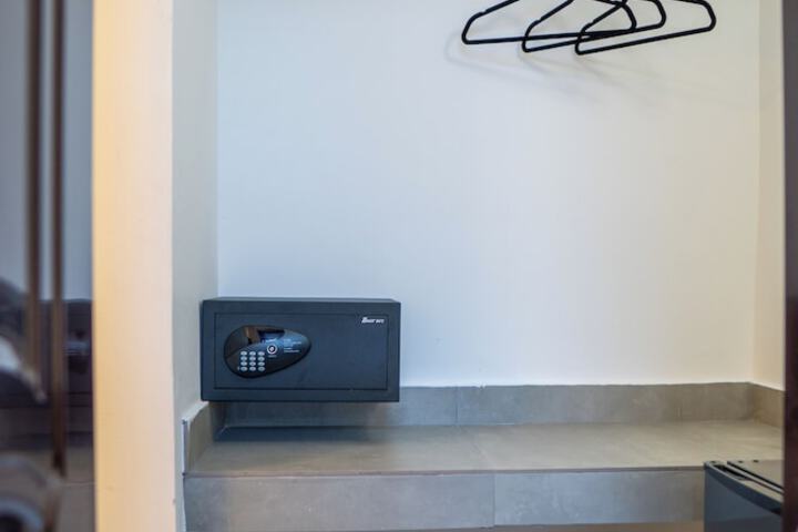 Room 16 of 42